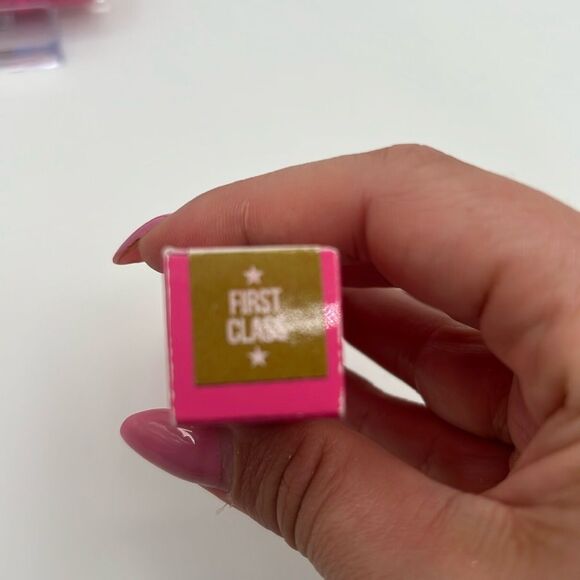 BNWT - JEFFREE STAR VELOR LIQUID LIPSTICK - FIRST CLASS - Picture 4 of 6